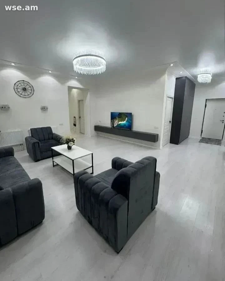 5 սենյականոց, 130 մ², 2/4 հարկ, Շիրակի փողոց 9