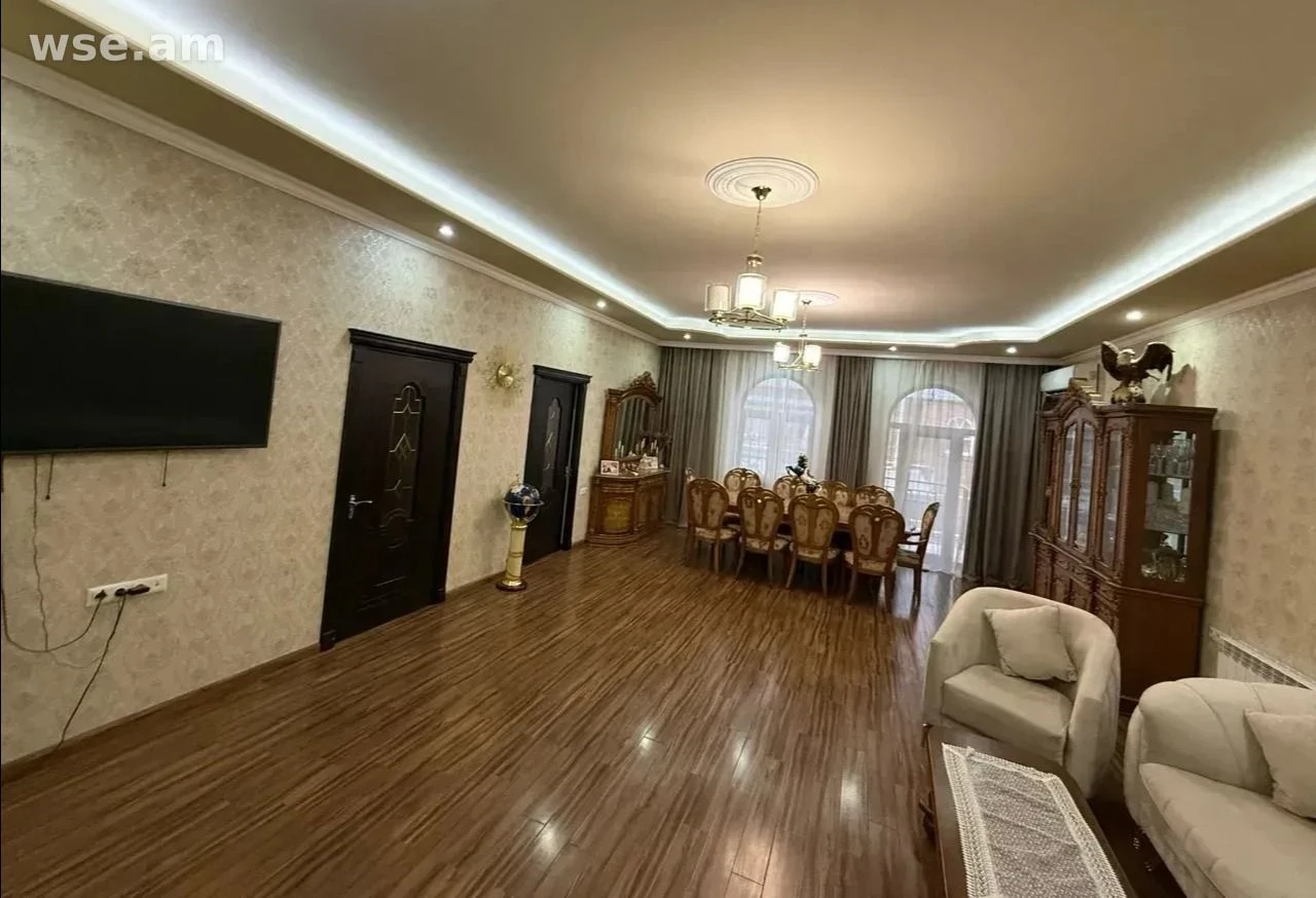6-սենյականոց տուն, 180 մ², 2-հարկանի, Պոպովի փողոց 4