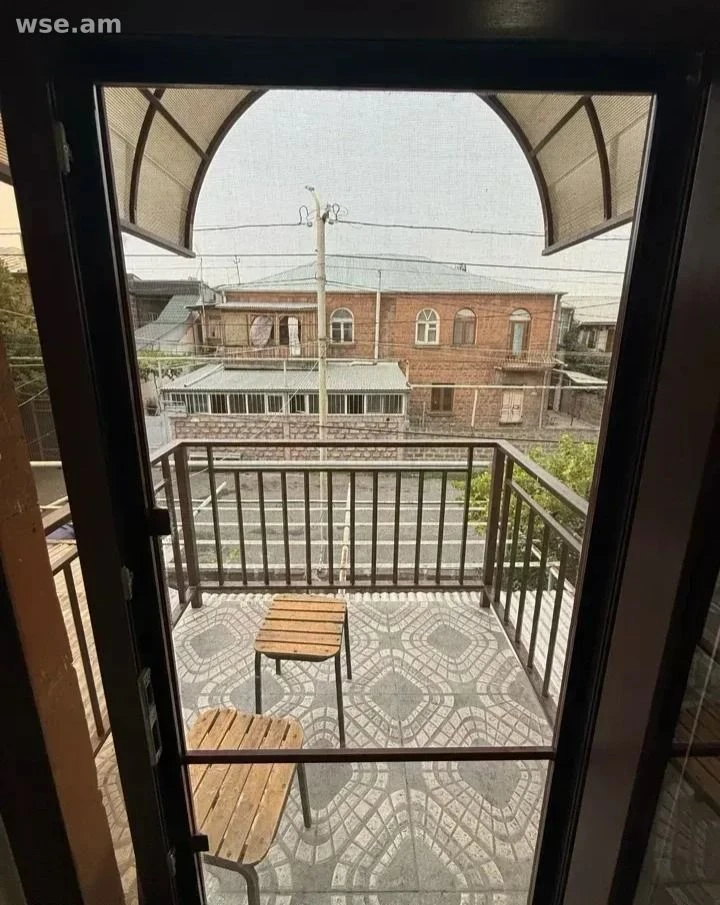 6-սենյականոց տուն, 180 մ², 2-հարկանի, Պոպովի փողոց 4