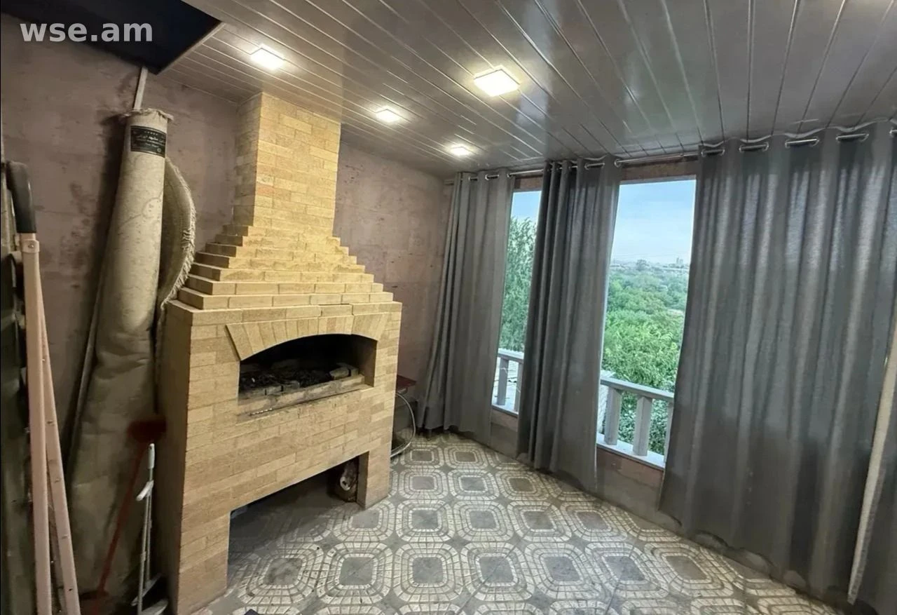 6-սենյականոց տուն, 180 մ², 2-հարկանի, Պոպովի փողոց 4