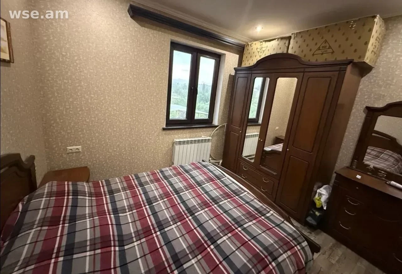 6-սենյականոց տուն, 180 մ², 2-հարկանի, Պոպովի փողոց 4
