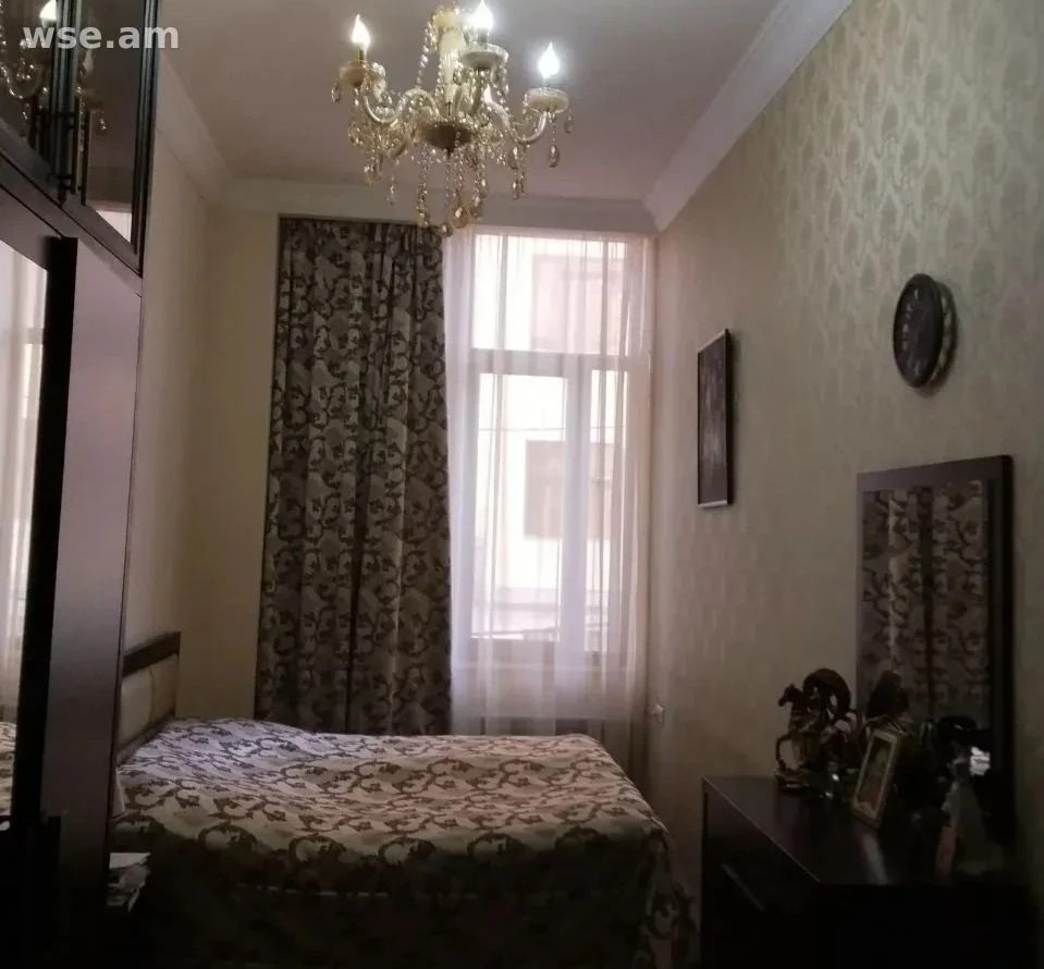 5-սենյականոց, 120 մ², 2/5 հարկ, Նար-Դոսի փողոց 18
