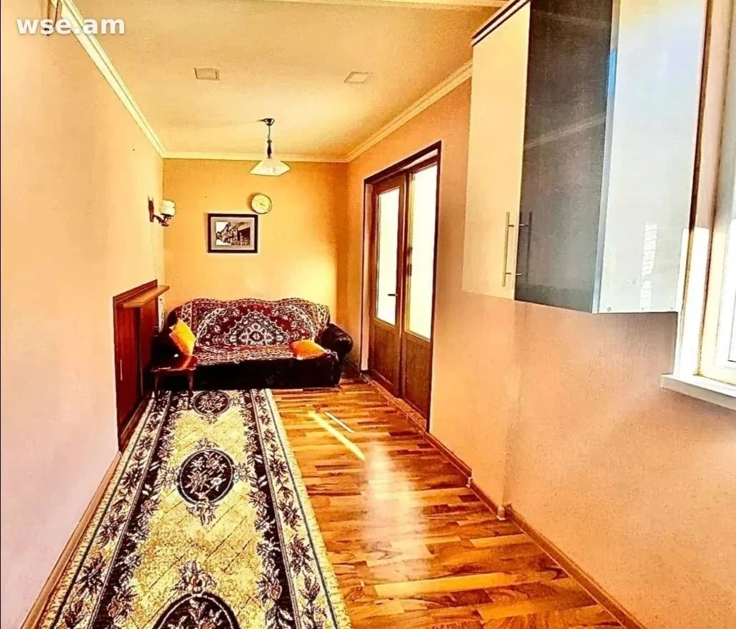 3-սենյականոց, 100 մ², 3/4 հարկ, Մյասնիկյան փողոց 78