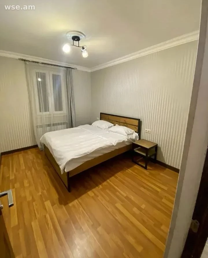 5 սենյականոց առանձնատուն, 250 մ², 3 հարկանի, Միխայիլ Կալինինի փողոց 1/2