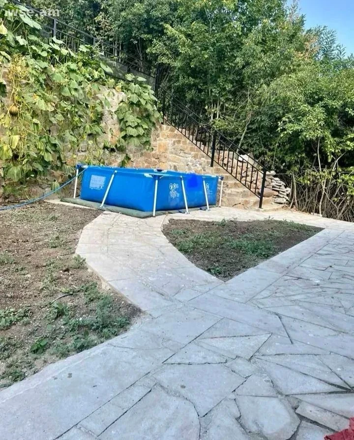5 սենյականոց առանձնատուն, 250 մ², 3 հարկանի, Միխայիլ Կալինինի փողոց 1/2