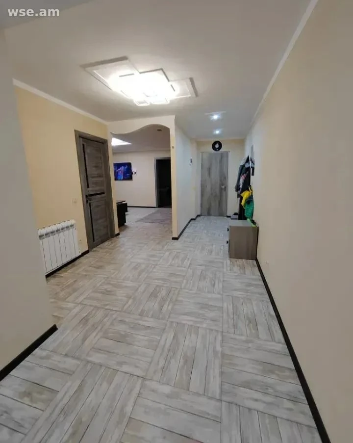 3 սենյականոց, 79 մ², 2/3 հարկ, Մոլդովական փողոց 26