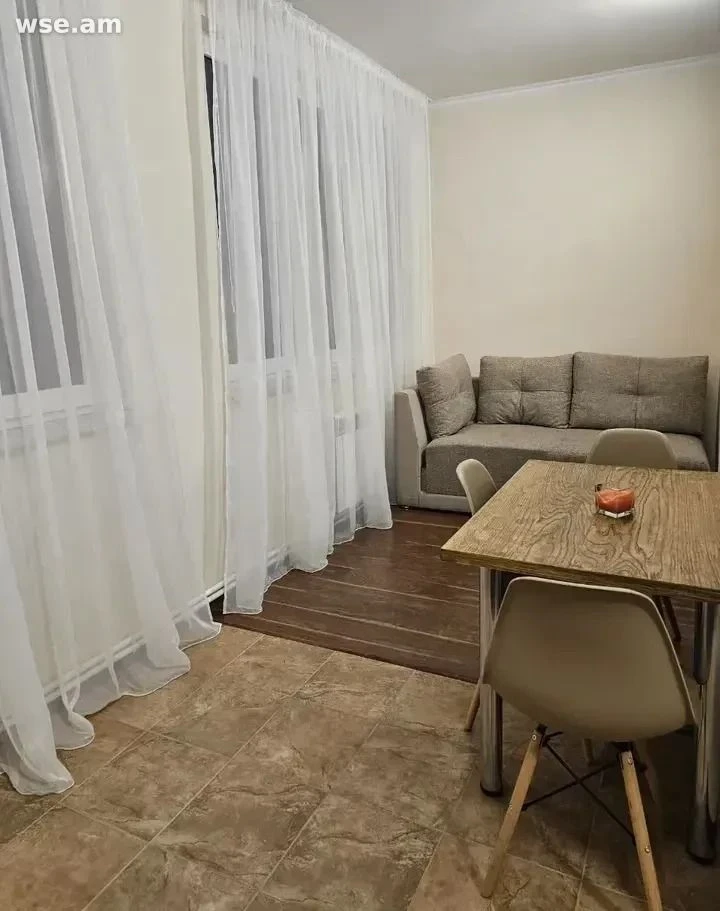 2-սենյակ., 53 մ², 4/5 հարկ, Տիգրան Մեծի պողոտա 52