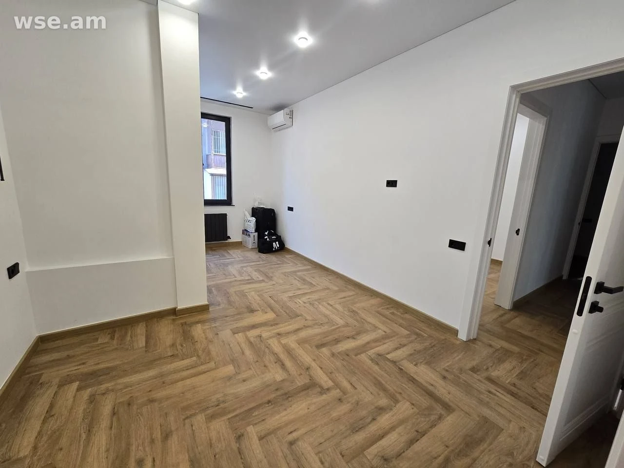 4 սենյականոց, 110 մ², 2/4 հարկ, Թումանյան փողոց 38