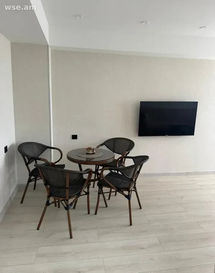2-комн., 76 м², 12/14 эт., Улица Шираза 12