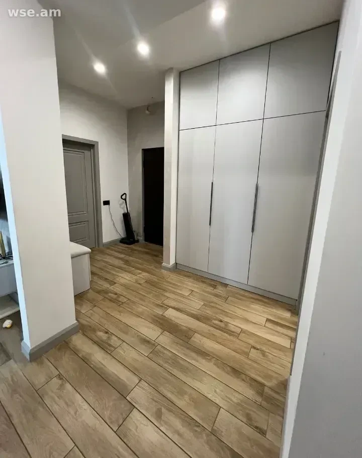 3-room, 72 m², 8/18 floor, 14/4 Davita Anhakhta Street