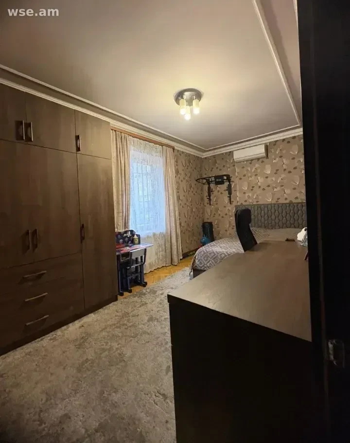 4-комн., 75 м², 2/5 эт., улица Грачья Кочара 27