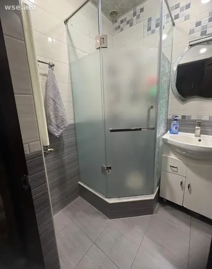 4-комн., 75 м², 2/5 эт., улица Грачья Кочара 27