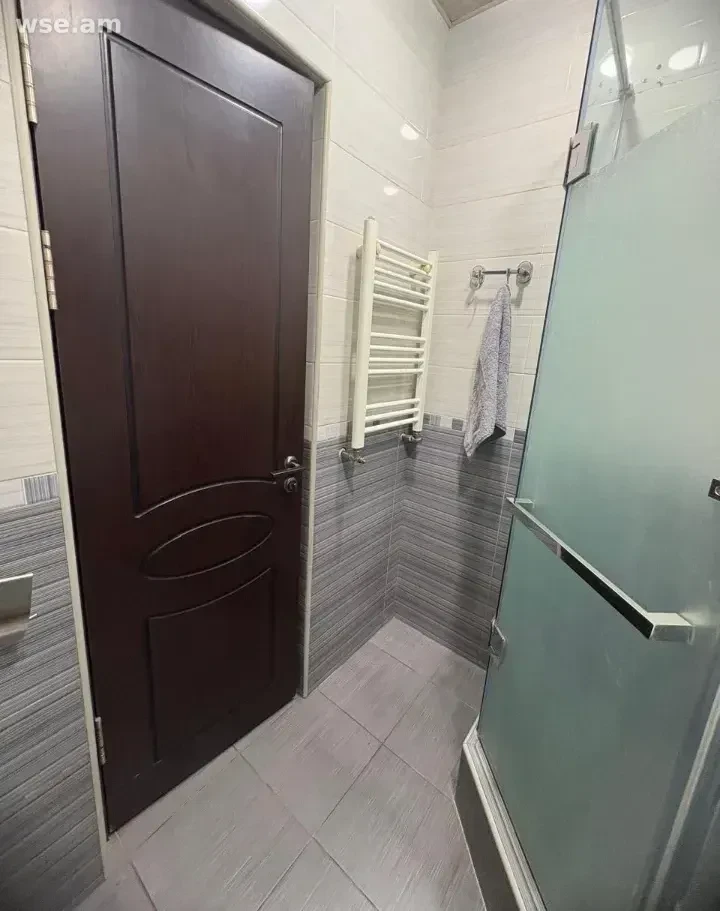 4-комн., 75 м², 2/5 эт., улица Грачья Кочара 27