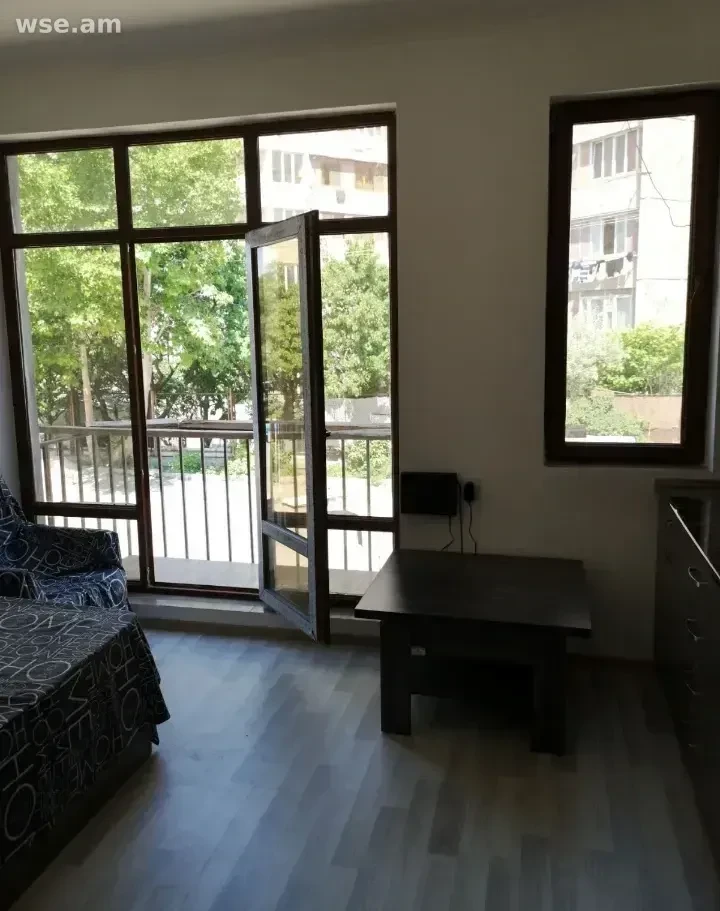 1-комн., 30 м², 1/4 эт., 12-я улица Канакера 3