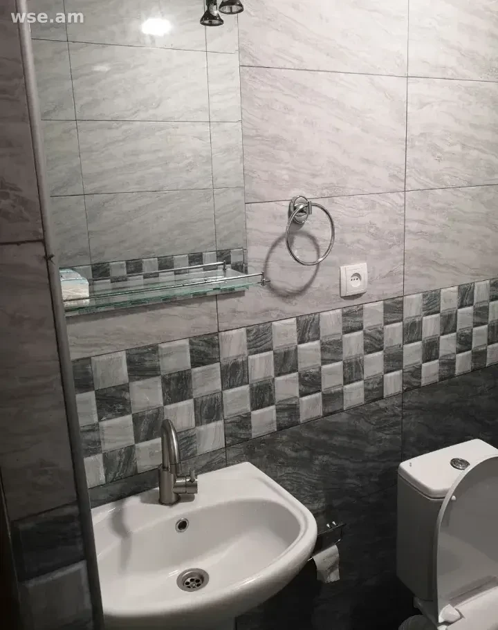 1-комн., 30 м², 1/4 эт., 12-я улица Канакера 3