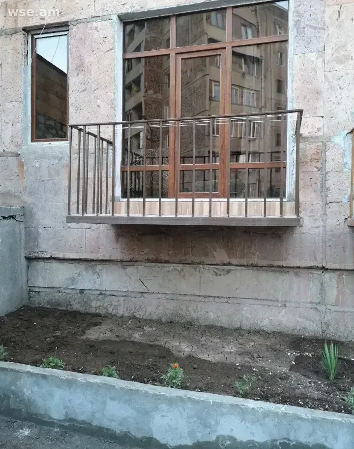 1-комн., 30 м², 1/4 эт., 12-я улица Канакера 3
