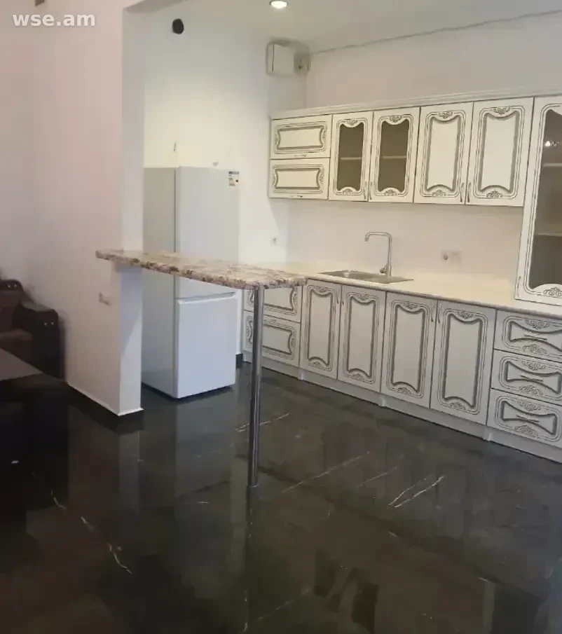 3-комн., 98 м², 4/4 эт., проспект Тиграна Меца 28