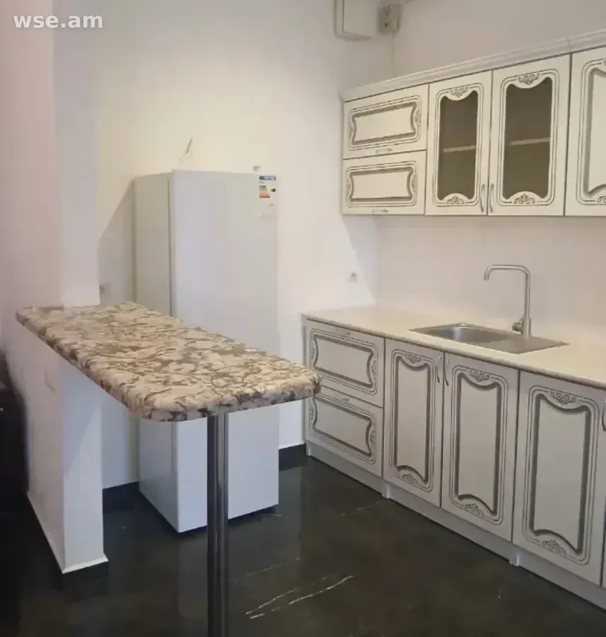 3-комн., 98 м², 4/4 эт., проспект Тиграна Меца 28