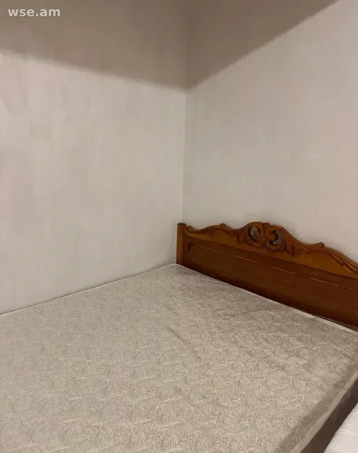 1-комн., 40 м², 2/4 эт., проспект Багратуняц 47