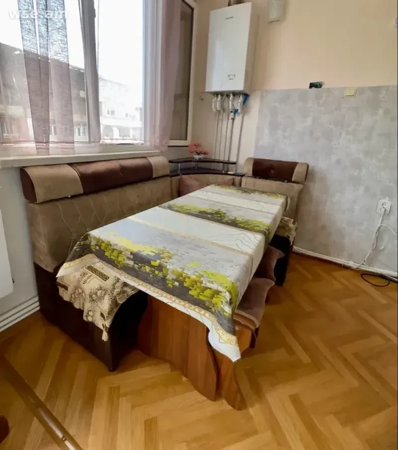 4-սենյականոց, 107 մ², 4/5 հարկ, Կուրղինյան փողոց 29