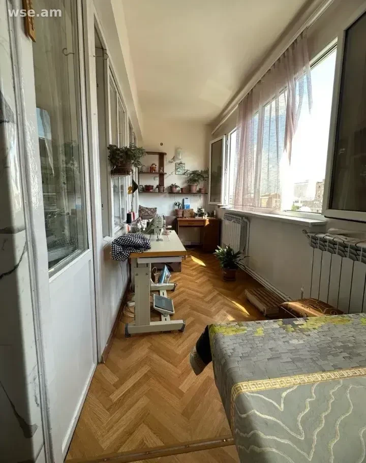 4-սենյականոց, 107 մ², 4/5 հարկ, Կուրղինյան փողոց 29