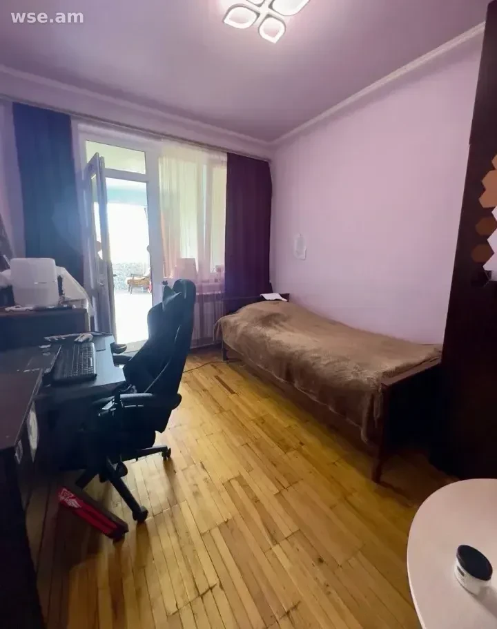 4-սենյականոց, 107 մ², 4/5 հարկ, Կուրղինյան փողոց 29