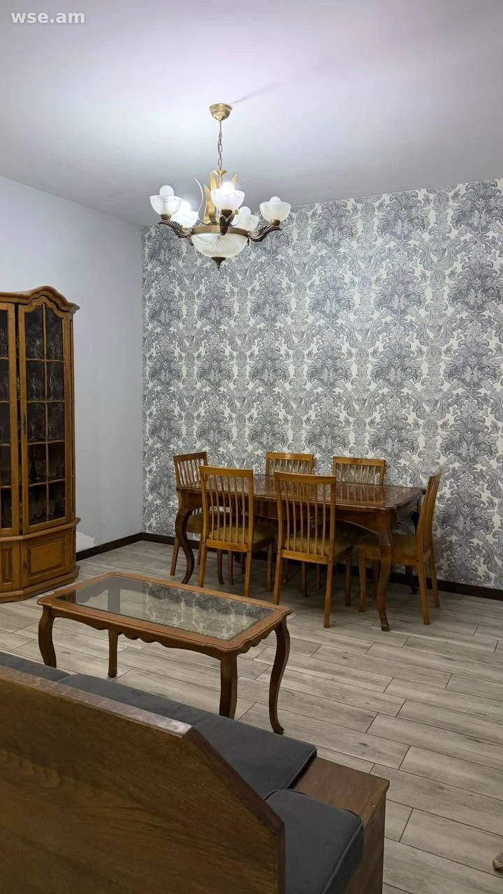 2 - սեն, 400 քմ, 1/1 հարկ, 1-ին փողոցի 2-րդ նրբանցք Դավիթաշեն 13/20