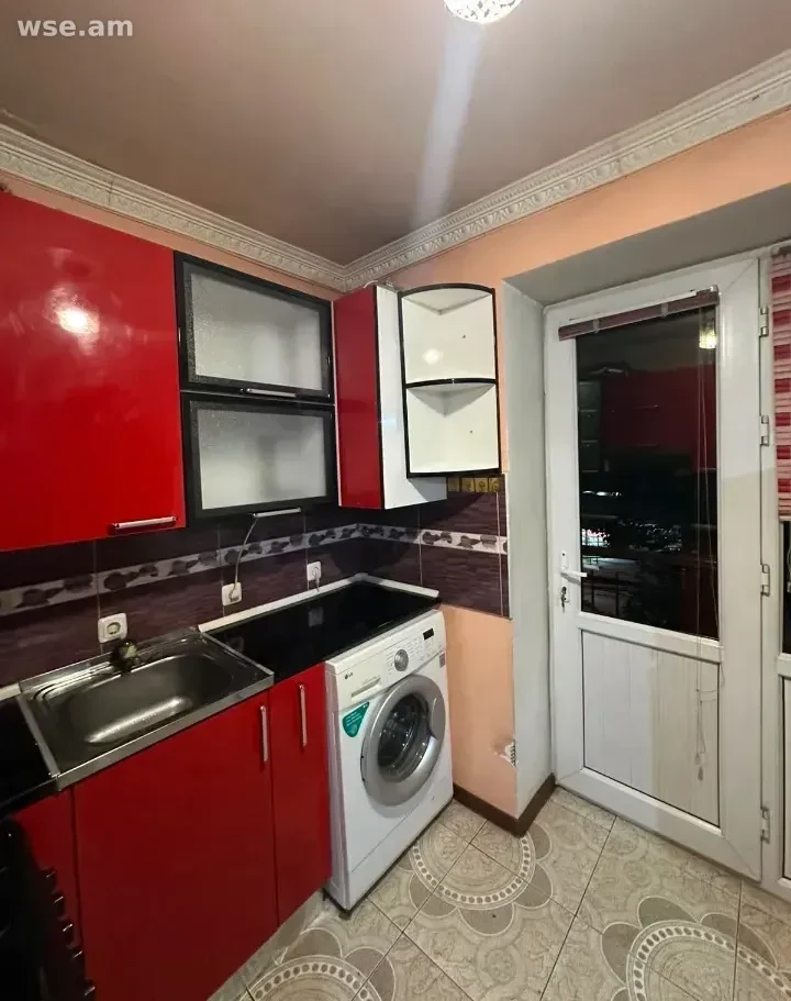 3 սենյականոց, 41 քմ, 3/5 հարկ, Աճառյան 30