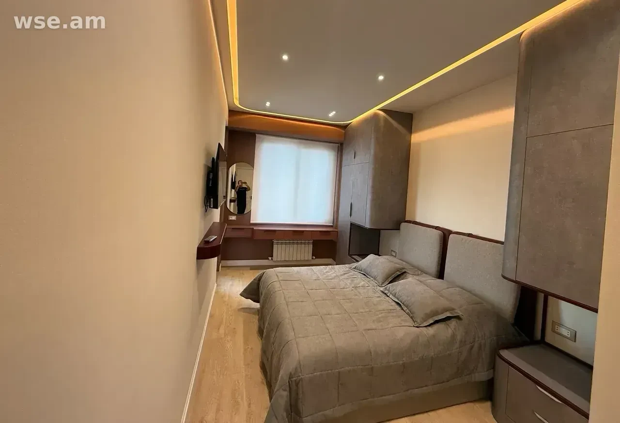 3-room, 90 m², 10/14 fl., Griboyedov Street 48/6