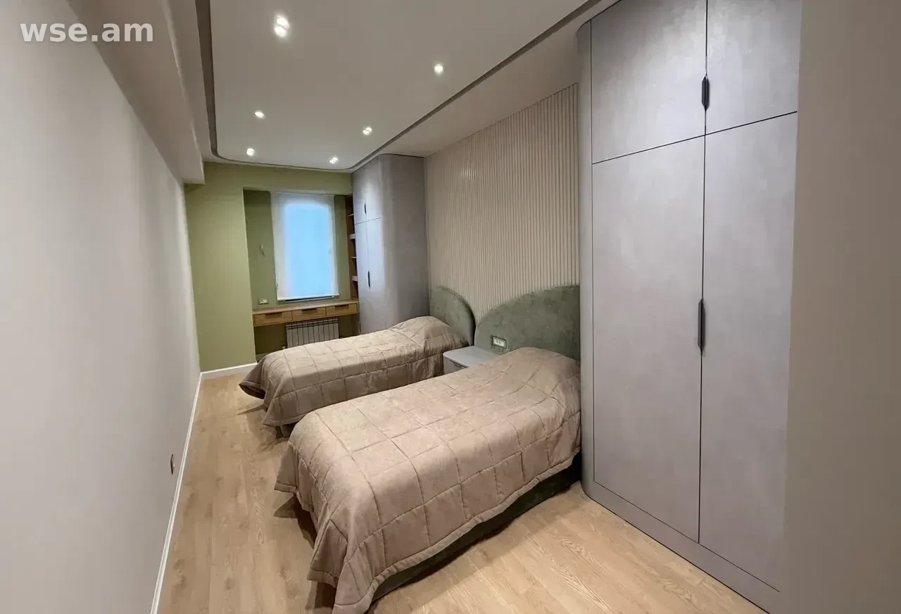 3-room, 90 m², 10/14 fl., Griboyedov Street 48/6