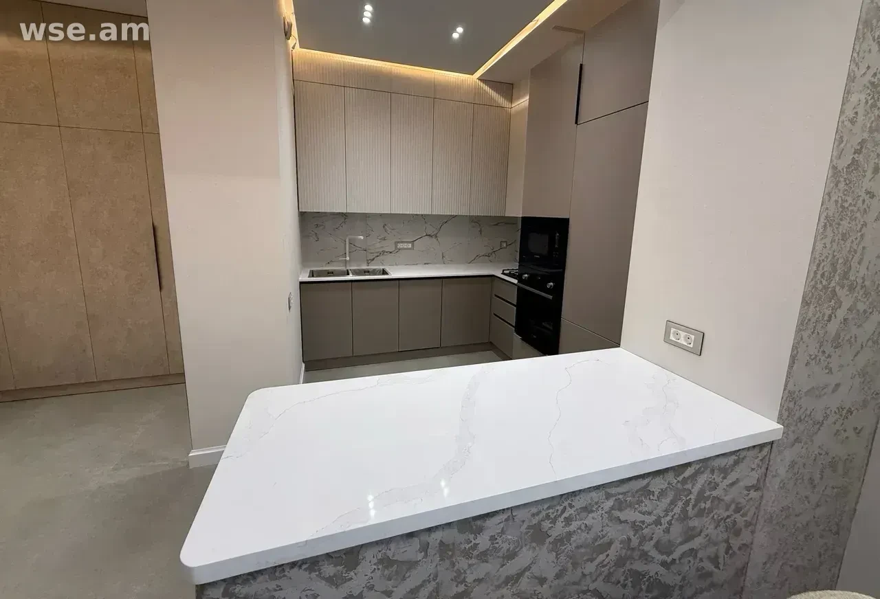 3-room, 90 m², 10/14 fl., Griboyedov Street 48/6