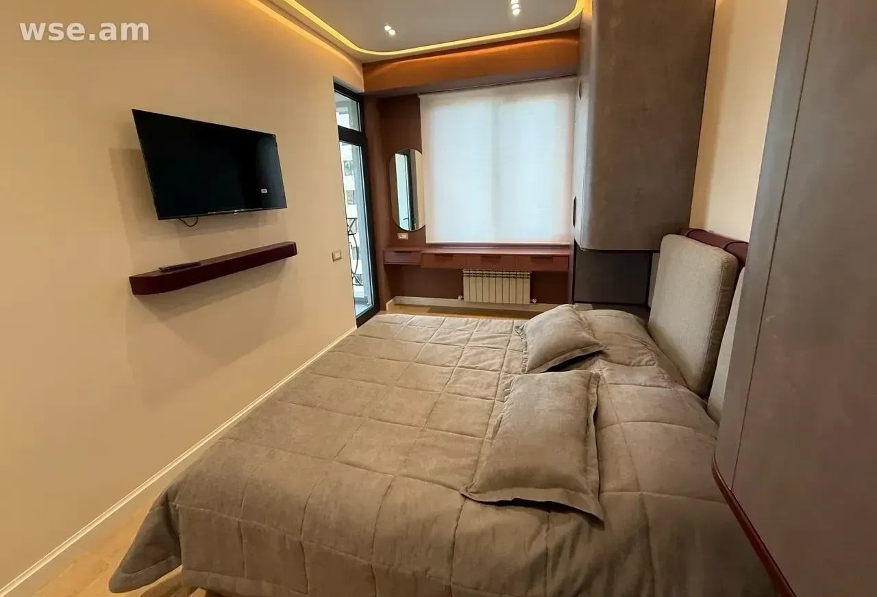 3-room, 90 m², 10/14 fl., Griboyedov Street 48/6