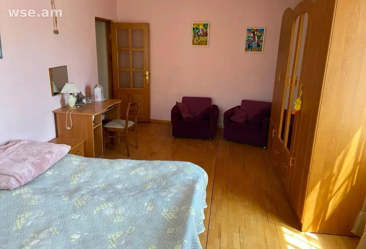 6-room house, 350 m², 3-storey, Armenak Armenakyan street 202