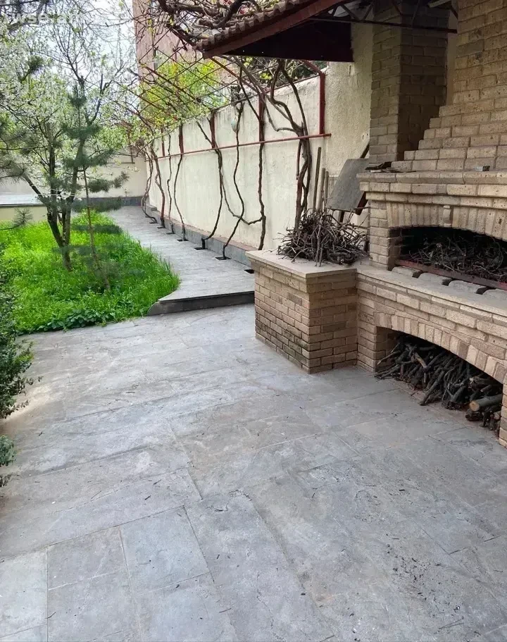 6-room house, 350 m², 3-storey, Armenak Armenakyan street 202