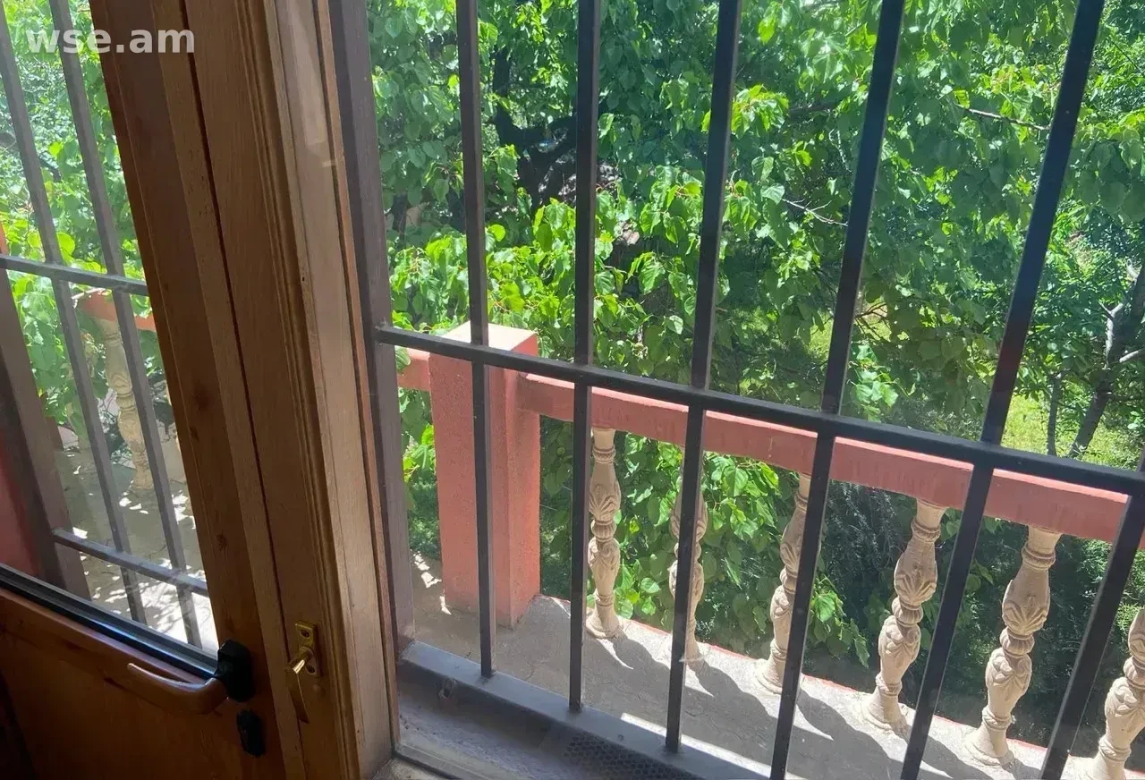 6-room house, 350 m², 3-storey, Armenak Armenakyan street 202