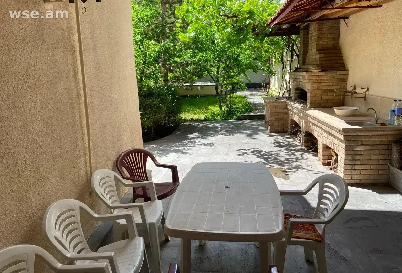 6-room house, 350 m², 3-storey, Armenak Armenakyan street 202