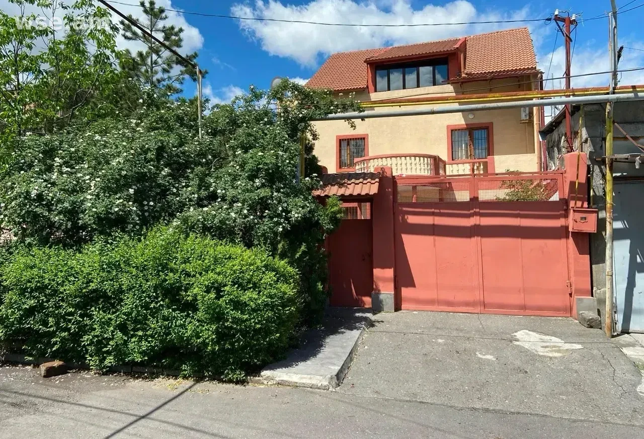 6-room house, 350 m², 3-storey, Armenak Armenakyan street 202