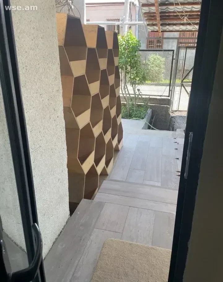 7 սենյականոց տուն, 182 մ², 2 հարկանի, Թադևոս Ավդալբեգյան փողոց 6
