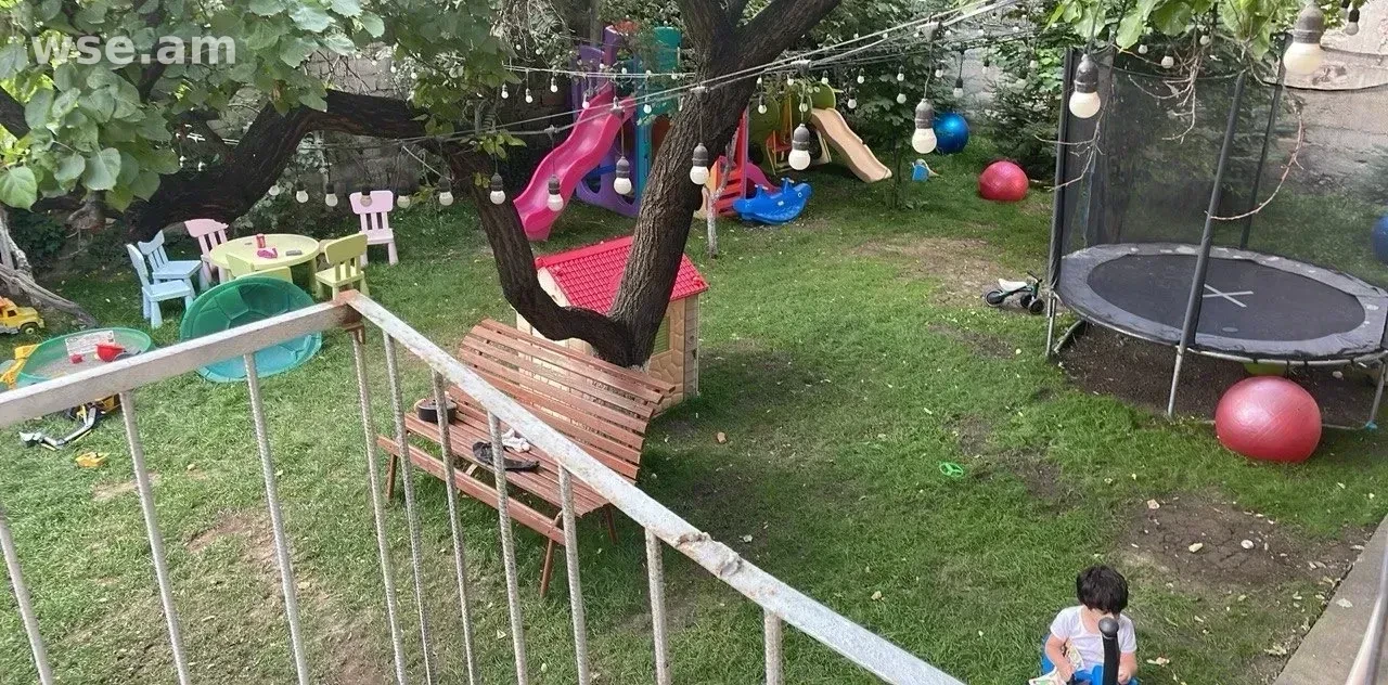 7 սենյականոց տուն, 182 մ², 2 հարկանի, Թադևոս Ավդալբեգյան փողոց 6