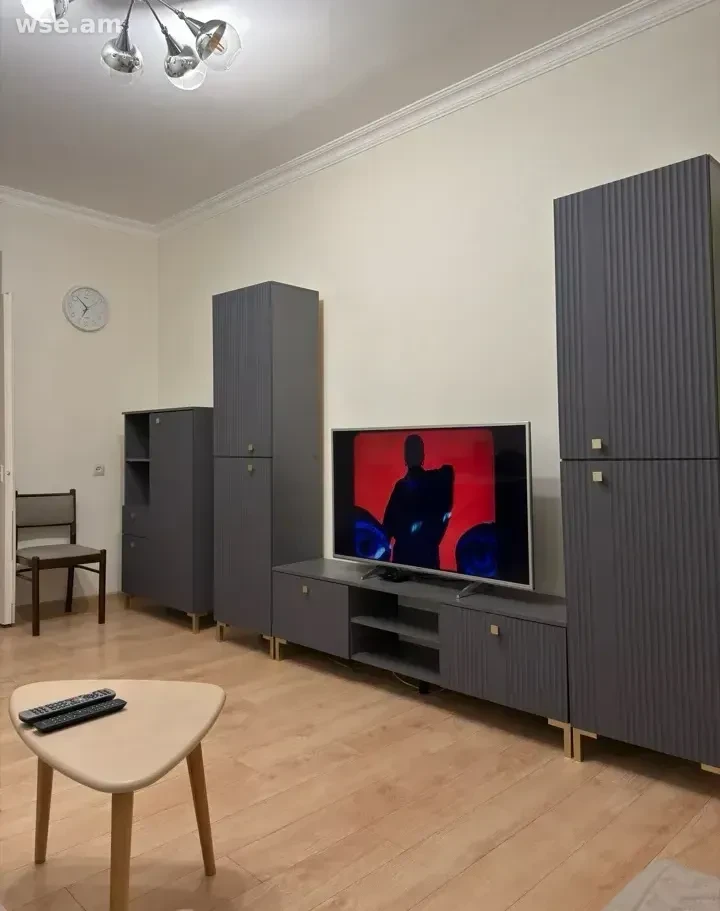 3 սենյականոց, 62 քմ, 5/5 հարկ, Արամ Խաչատրյան փողոց 4