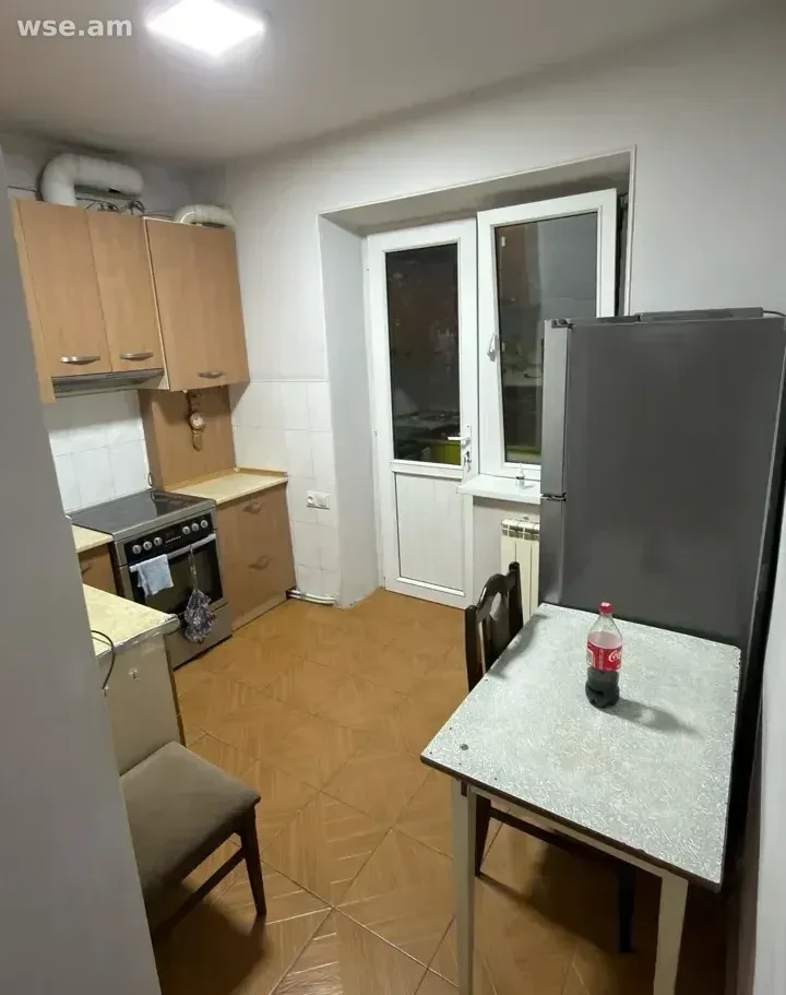 3 սենյականոց, 62 քմ, 5/5 հարկ, Արամ Խաչատրյան փողոց 4
