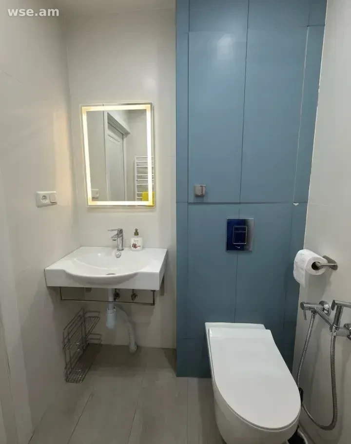 3 սենյականոց, 62 քմ, 5/5 հարկ, Արամ Խաչատրյան փողոց 4