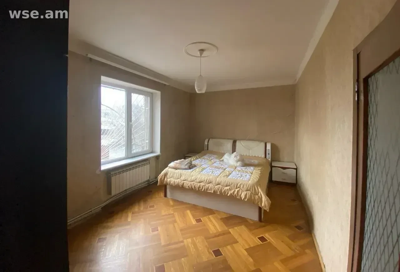 3-комн., 100 м², 3/5 эт., проспект Азатутян 9А