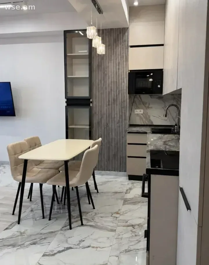 3-комн., 68 м², 10/10 эт., улица Никогаоса Адонца 8