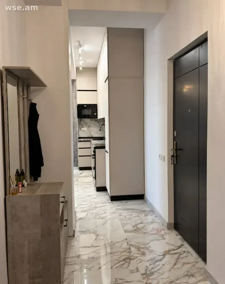 3-комн., 68 м², 10/10 эт., улица Никогаоса Адонца 8