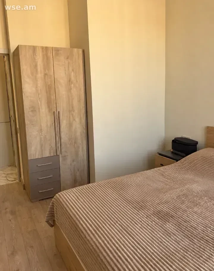 3-комн., 68 м², 10/10 эт., улица Никогаоса Адонца 8
