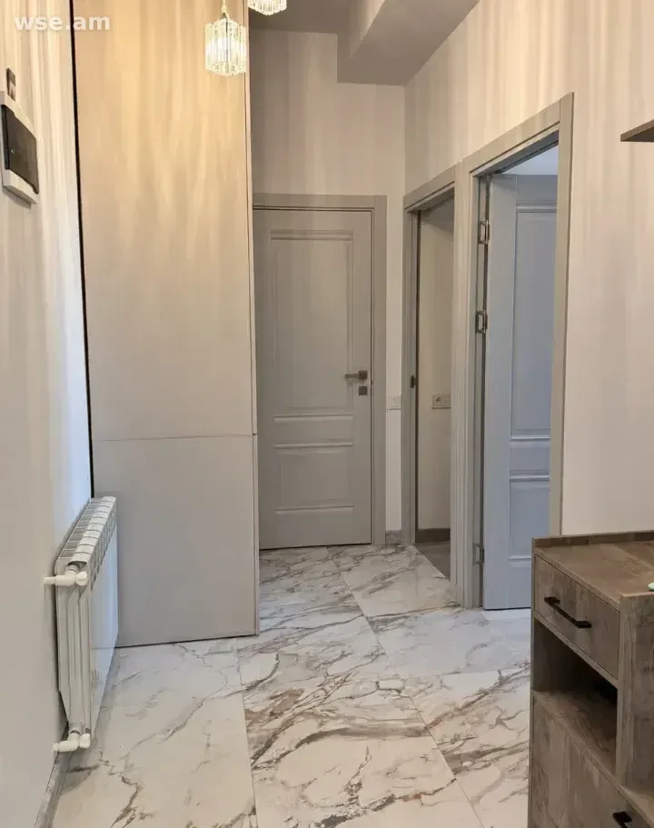 3-комн., 68 м², 10/10 эт., улица Никогаоса Адонца 8