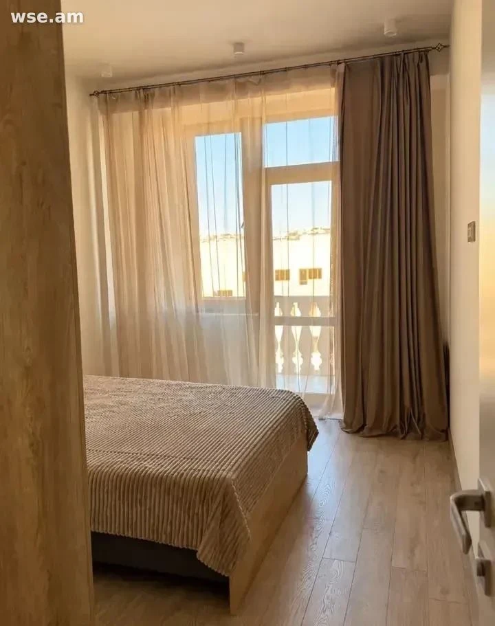 3-комн., 68 м², 10/10 эт., улица Никогаоса Адонца 8