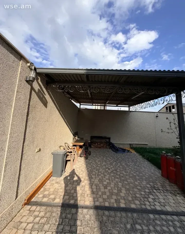 5-комн. дом, 220 м², 2-этажный, улица Лукашина 58