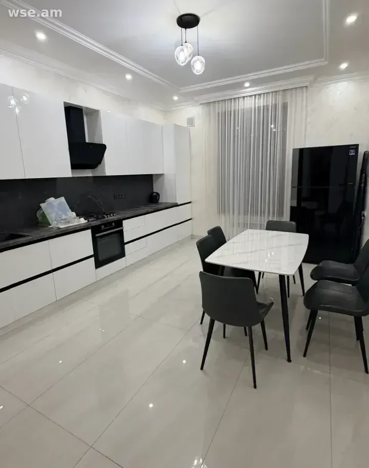 5-комн. дом, 220 м², 2-этажный, улица Лукашина 58